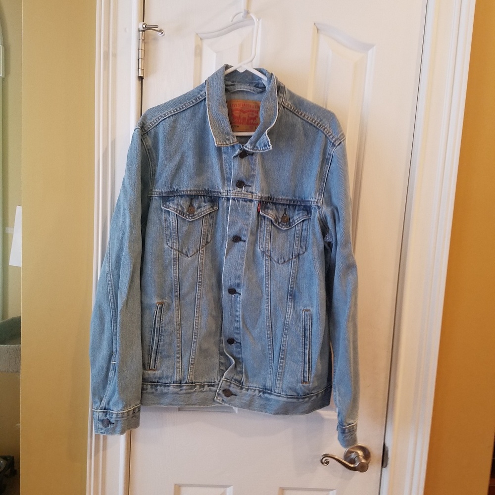 Mens Levi Strauss blue jean jacket number 72334